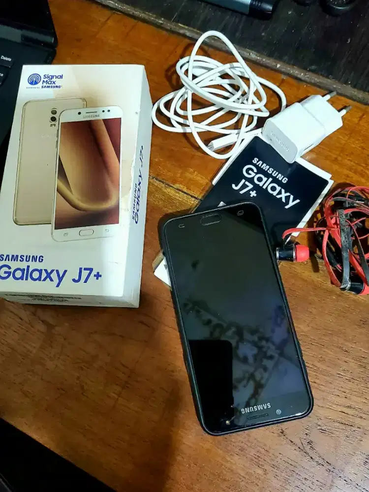 Samsung Galaxy J7+
