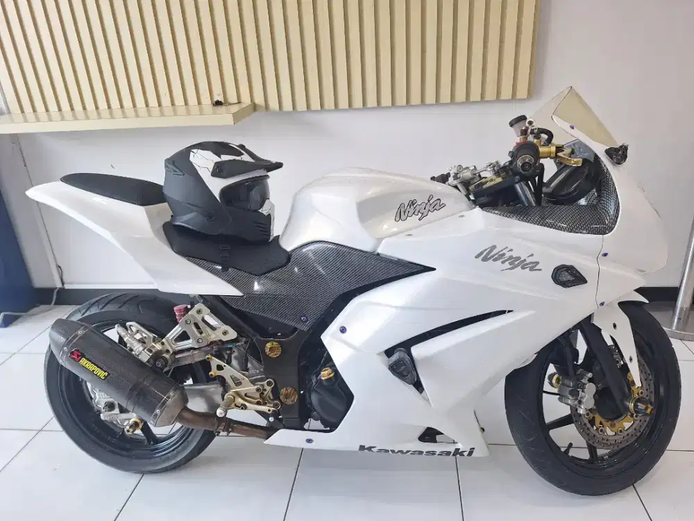 NINJA 250 KARBU ISTIMEWA