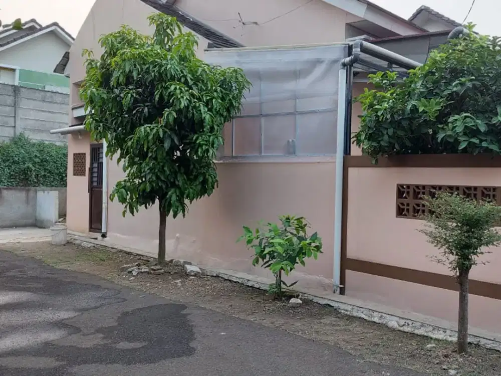 Rumah di Bogor yang asri dan tenang