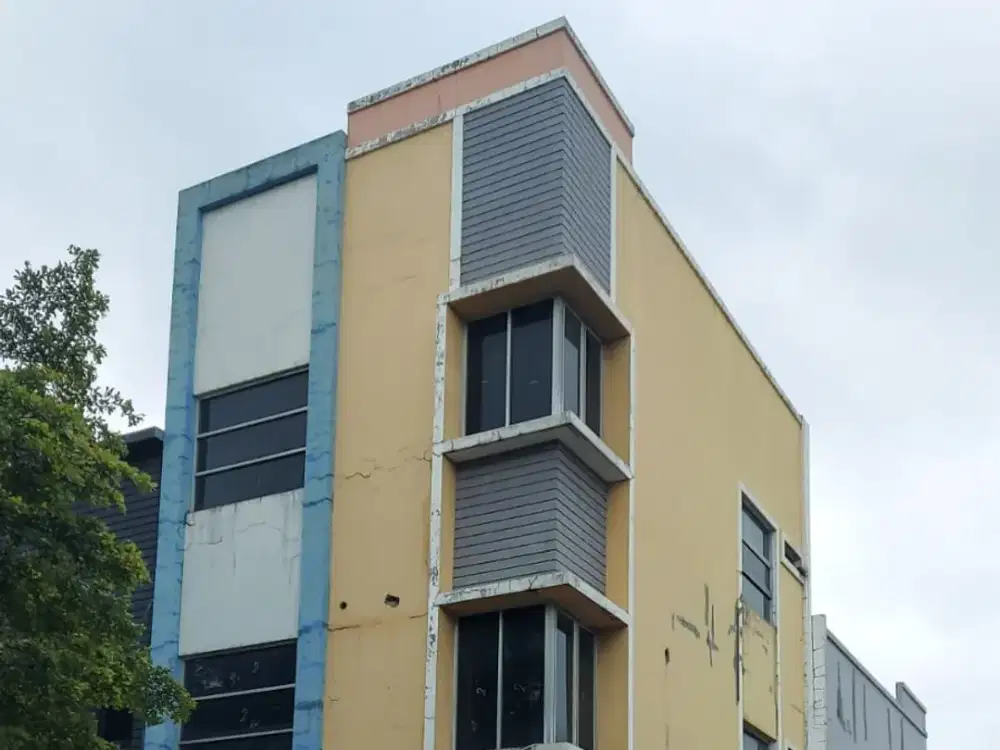 Ruko yang lokasinya strategis di pemukiman rakyat