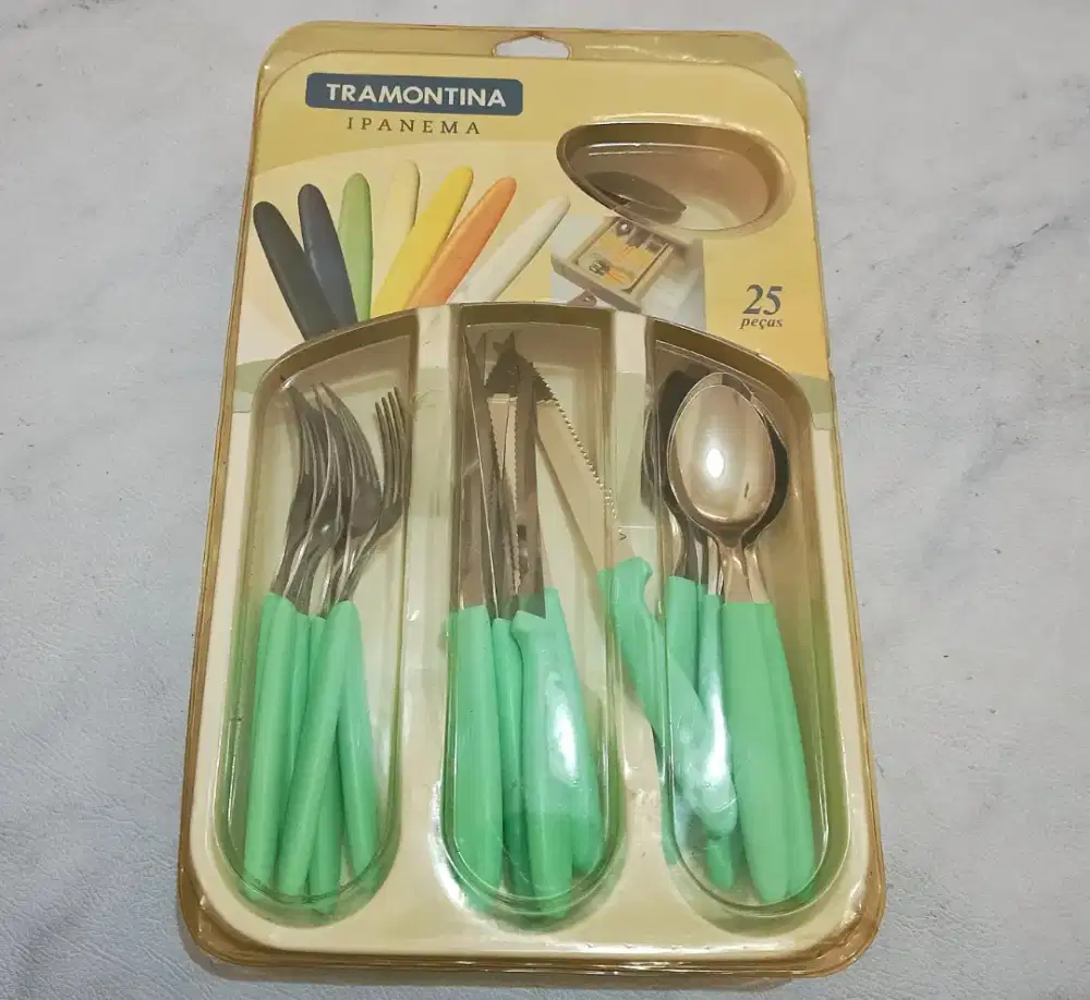 Tramontina Tableware Set