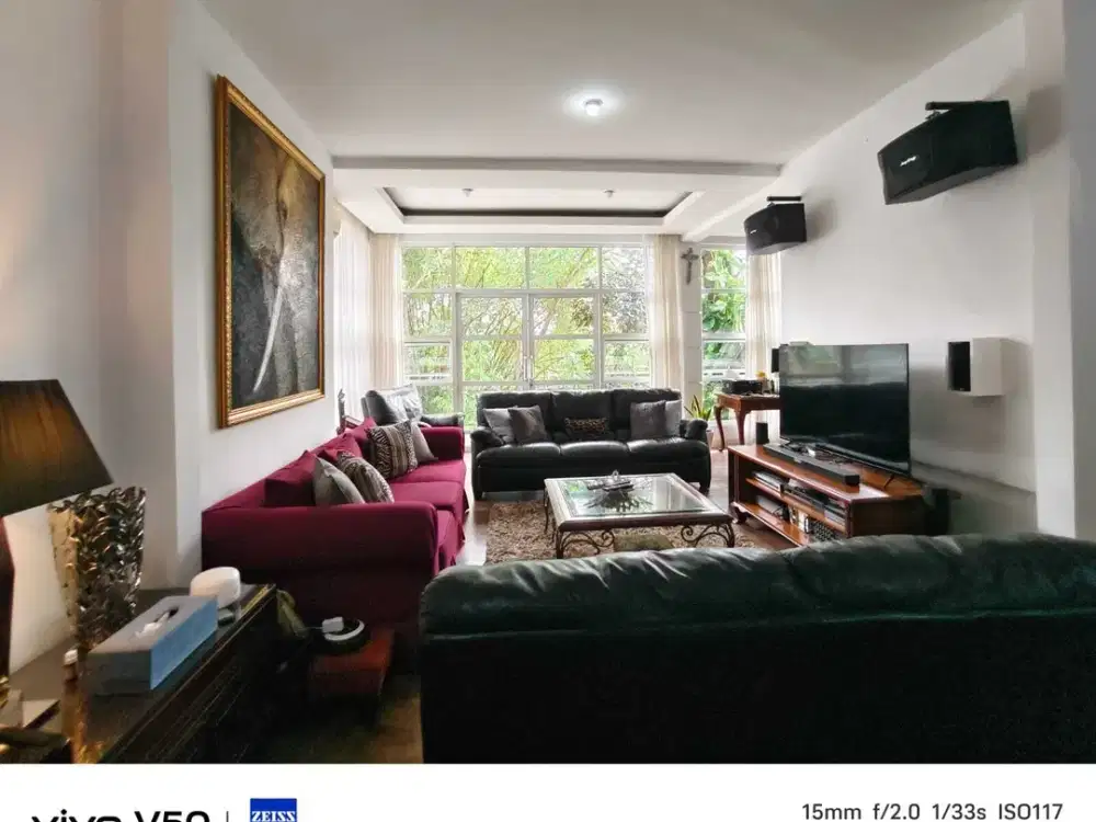 DIJUAL RUMAH CANTIK SIAP HUNI SEMI FURNISHED DI KAWASAN SENTUL