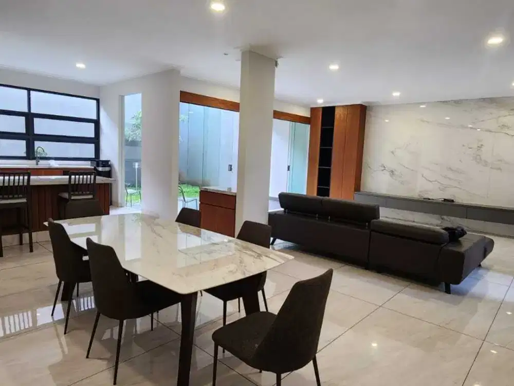 Rumah mewah Batununggal 4 kamar