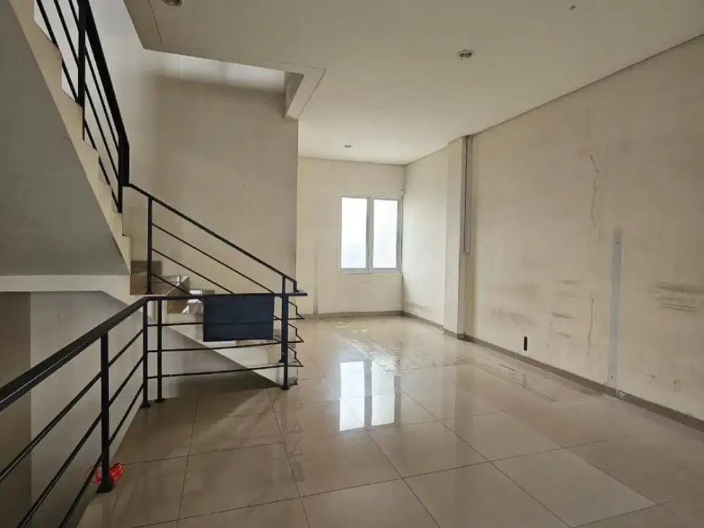 Ruko 3 Lantai Super Strategis Siap Pakai di Batununggal Bandung