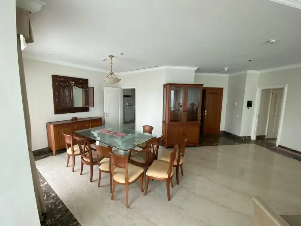 Apartemen Four Seasons Residence, 3BR, 198sqm, Furnished, Tower Spring