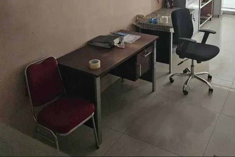 Meja Kantor + Kursi Serbaguna