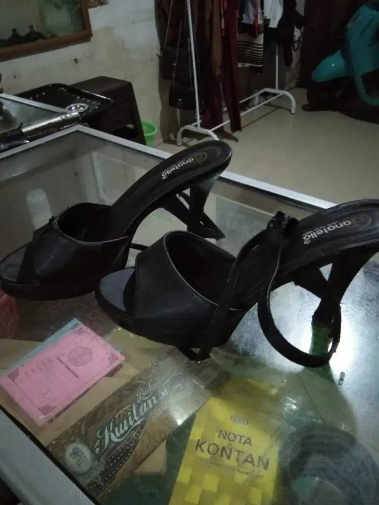 DIJUAL High Heels Donatello uk.40/41