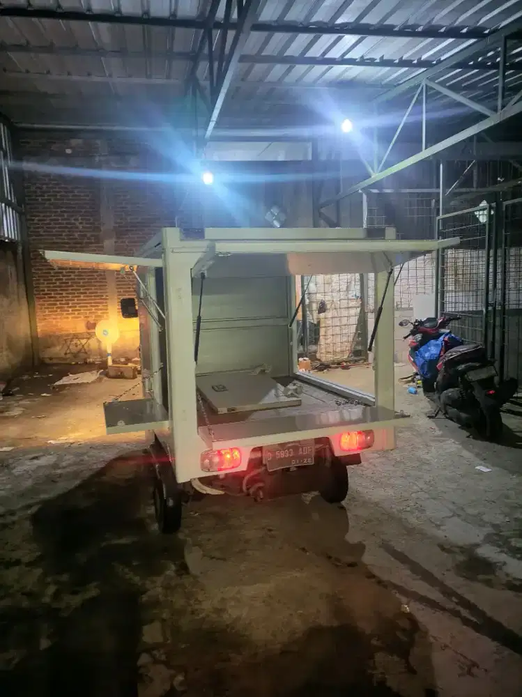 Bajaj tvs 3 tiga roda box masih rendah  bajaj buat usaha