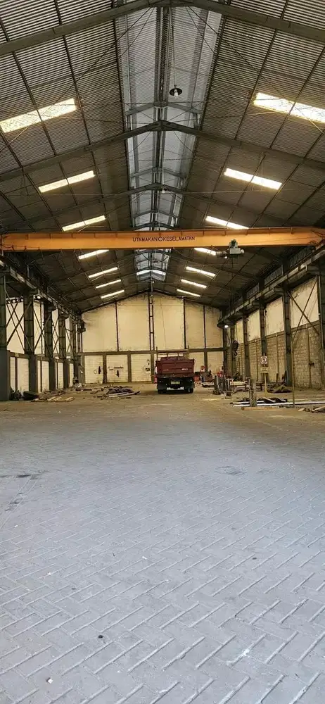 BU POLL, GUDANG MARGOMULYO ANGTROPOLIS, STRATEGIS