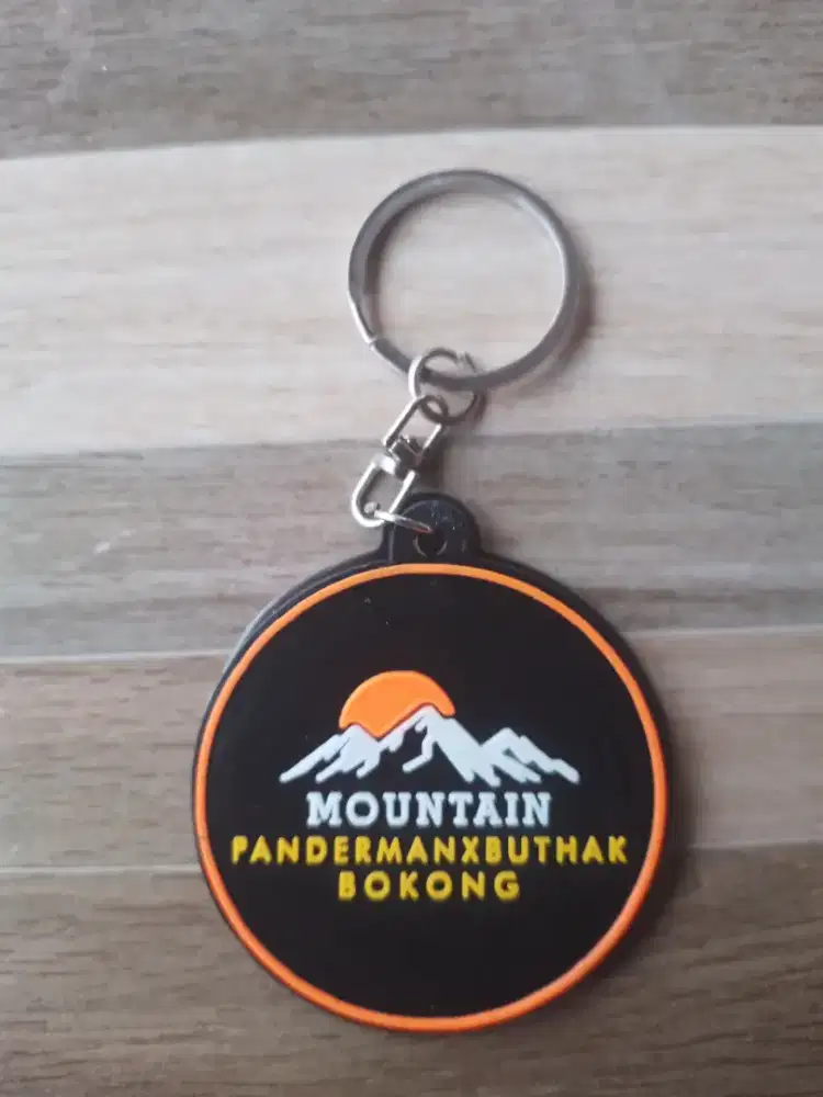 SEGALA SOUVENIR DARI BAHAN KARET