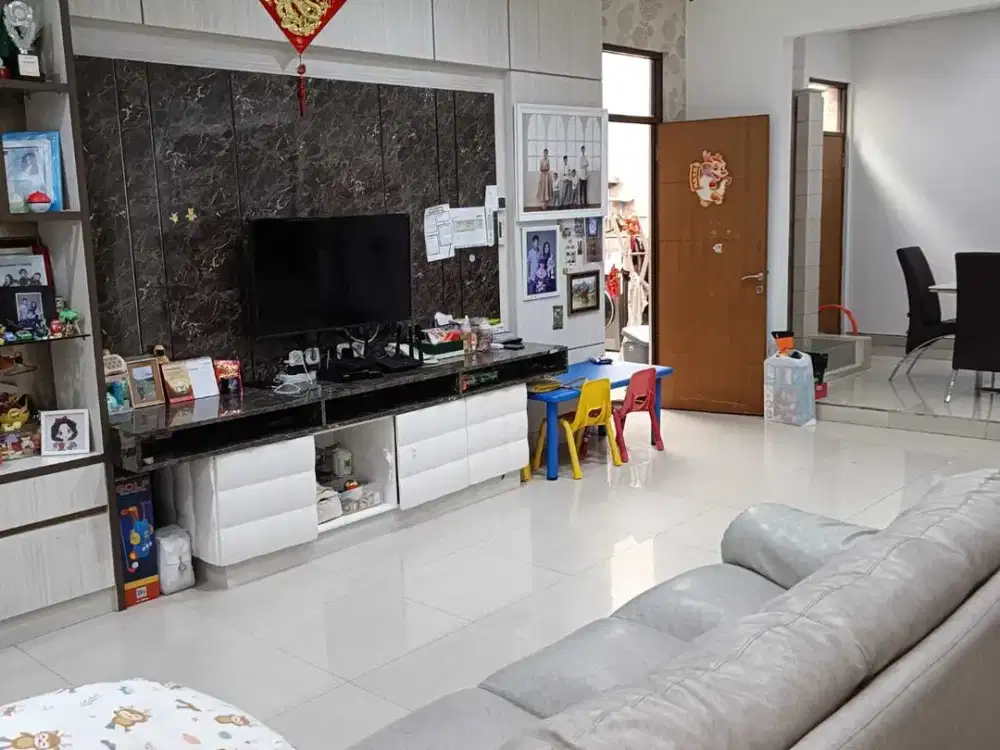 Dijual Rumah di Kompleks Premier Pluit Jakarta Utara -Lokasi Strategi