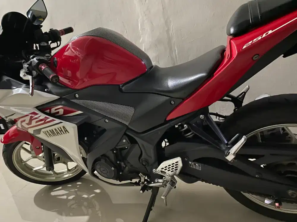YAMAHA R25 KM 12RB. LIKE NEW