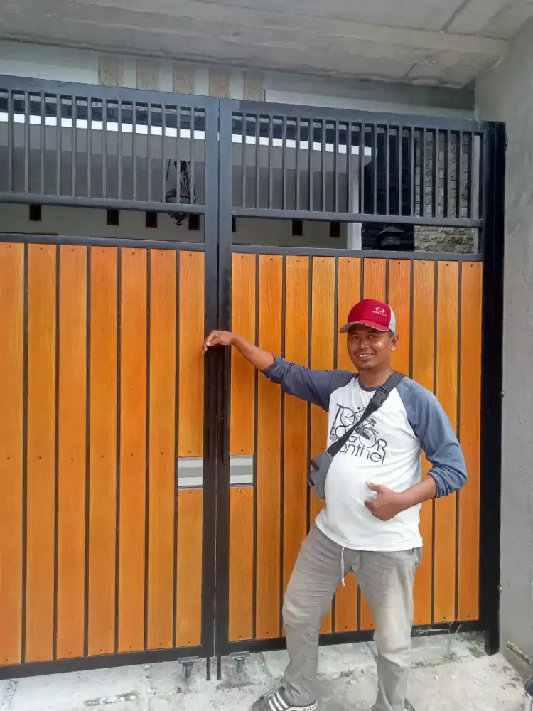 Pintu minimalis motif urat kayu