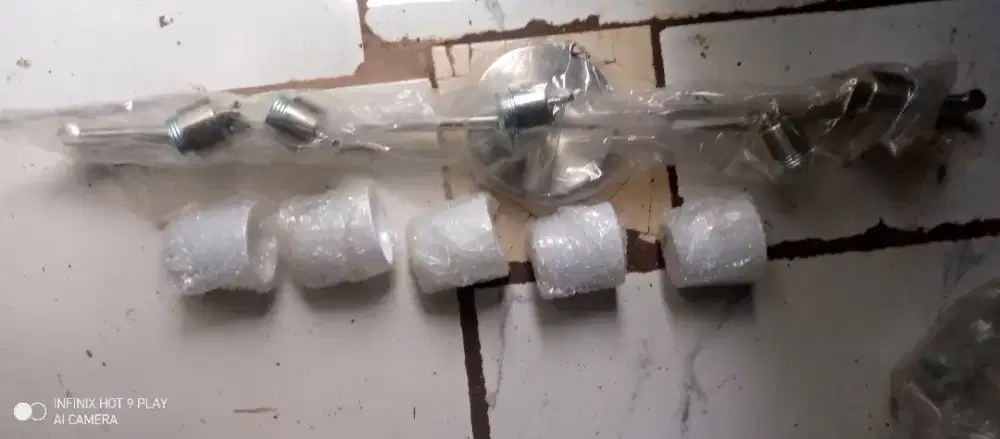 Lampu sorot plafon TIDIG