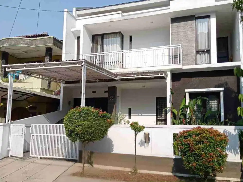 Dijual rumah minimalis 2lantai Komplek istana kawaluyaan indah  Soekarno Hatta bandung