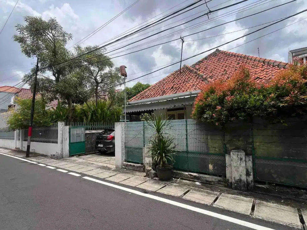 Rumah Lama Siap Bangun Lingkungan Tenang Cocok untuk Tinggal & Kost