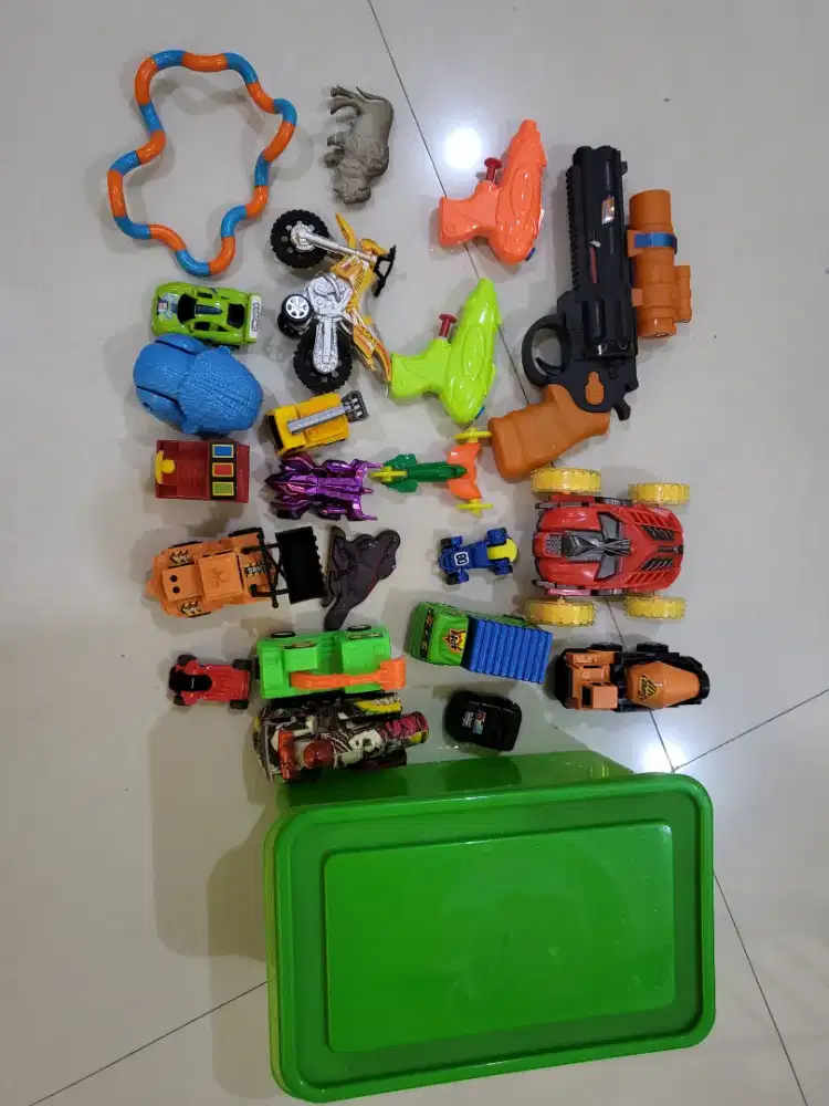 Mainan, baju tidur dll anak laki