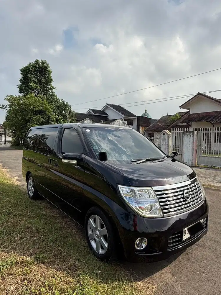 Nissan Elgrand 3.5 V6 2008 (rare)