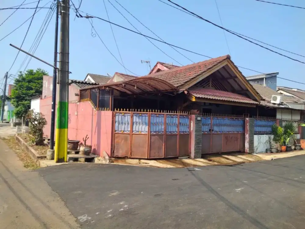 Rumah posisi Hoek  komplek Sarana Indah permai kedaung