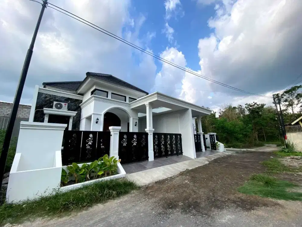 Rumah Classic Modern Dekat Kampus UII Jakal