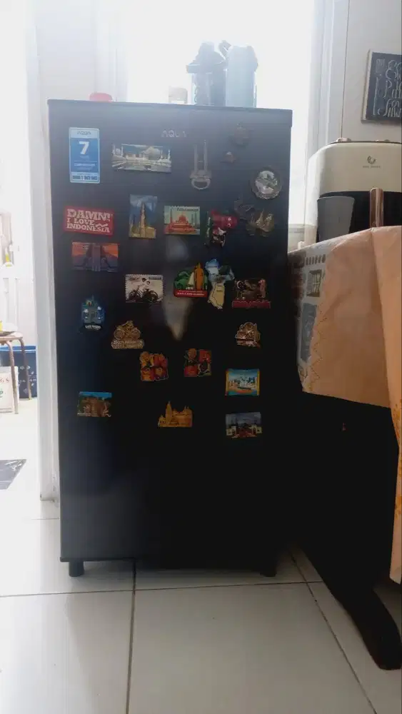 Kulkas 1 Pintu Merek Aqua