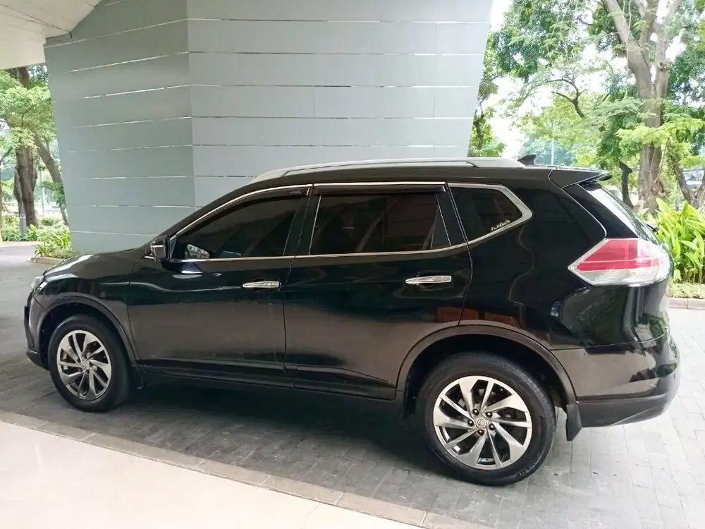NISSAN X-TRAIL XTRAIL X TRAIL 2.4 AT Hitam 2017 Mulus Full Original