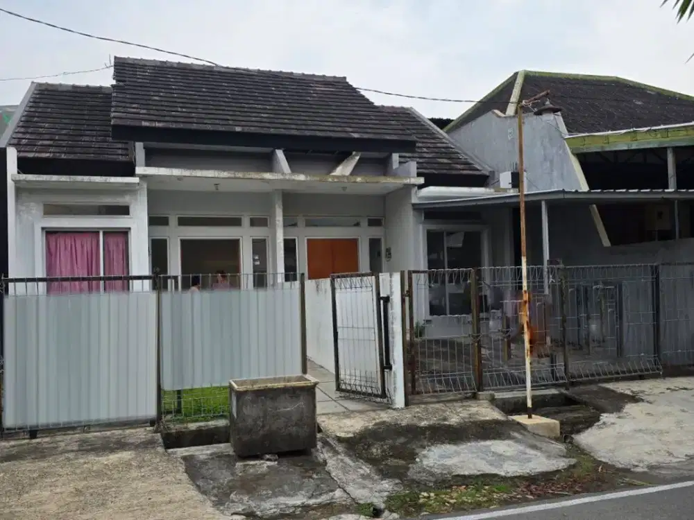 Dijual Rumah Dekat Dengan Pusat Kota Di Jl. Rejosari Tengah Semarang