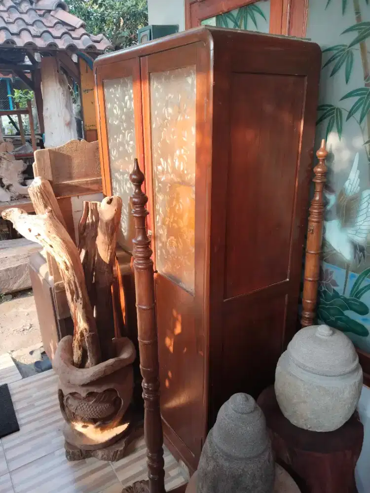 Lemari bufet Art Deco