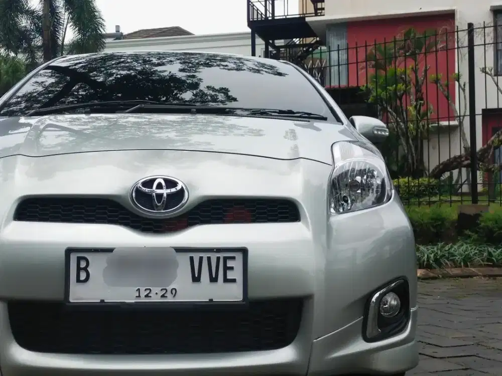 Yaris E matic at 2012 murah dp 15 juta jarang ada
