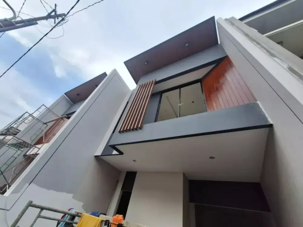 Dijual rumah baru gress di Mulyosari