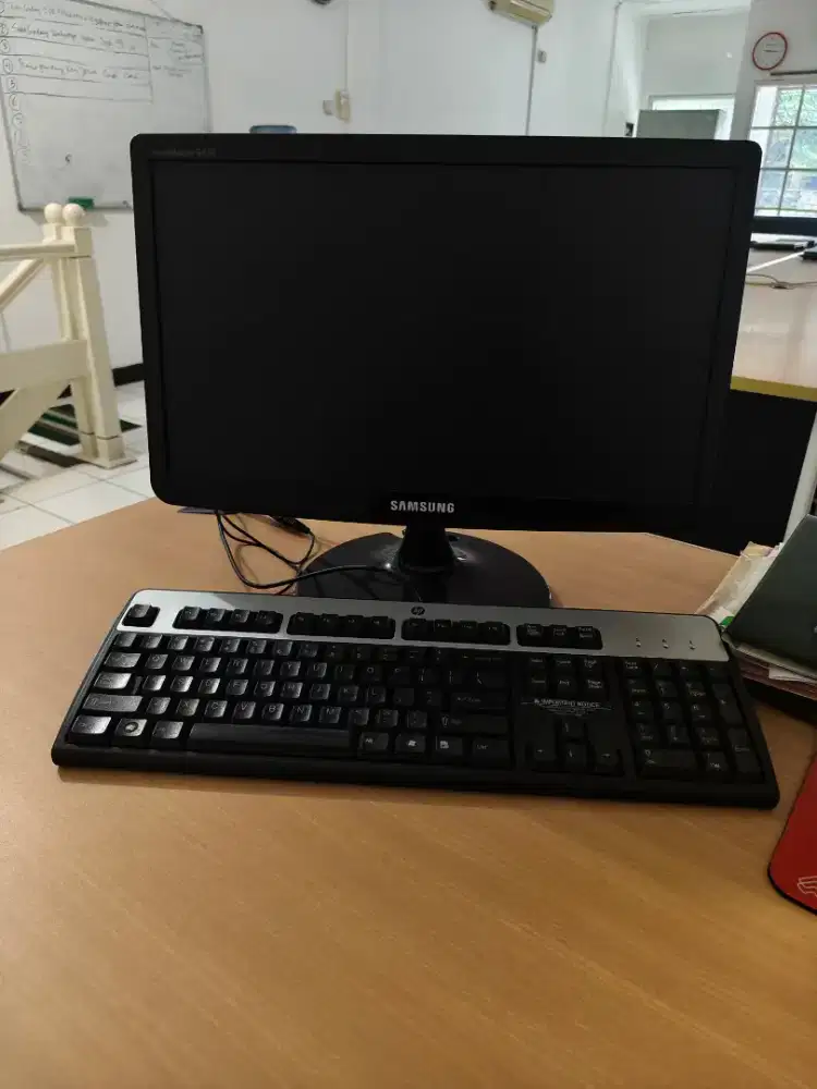 Dijual komputer bekas plus monitor samsung