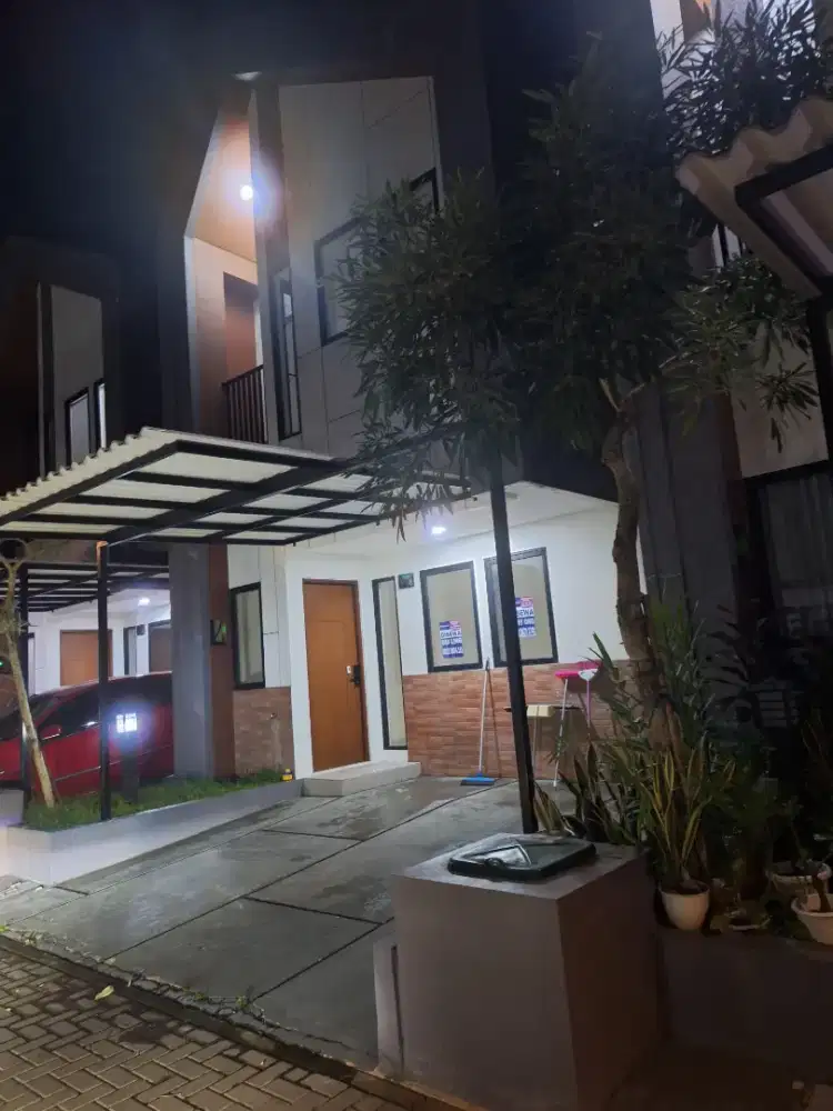 Disewa kan rumah 2 Lt Widari Village