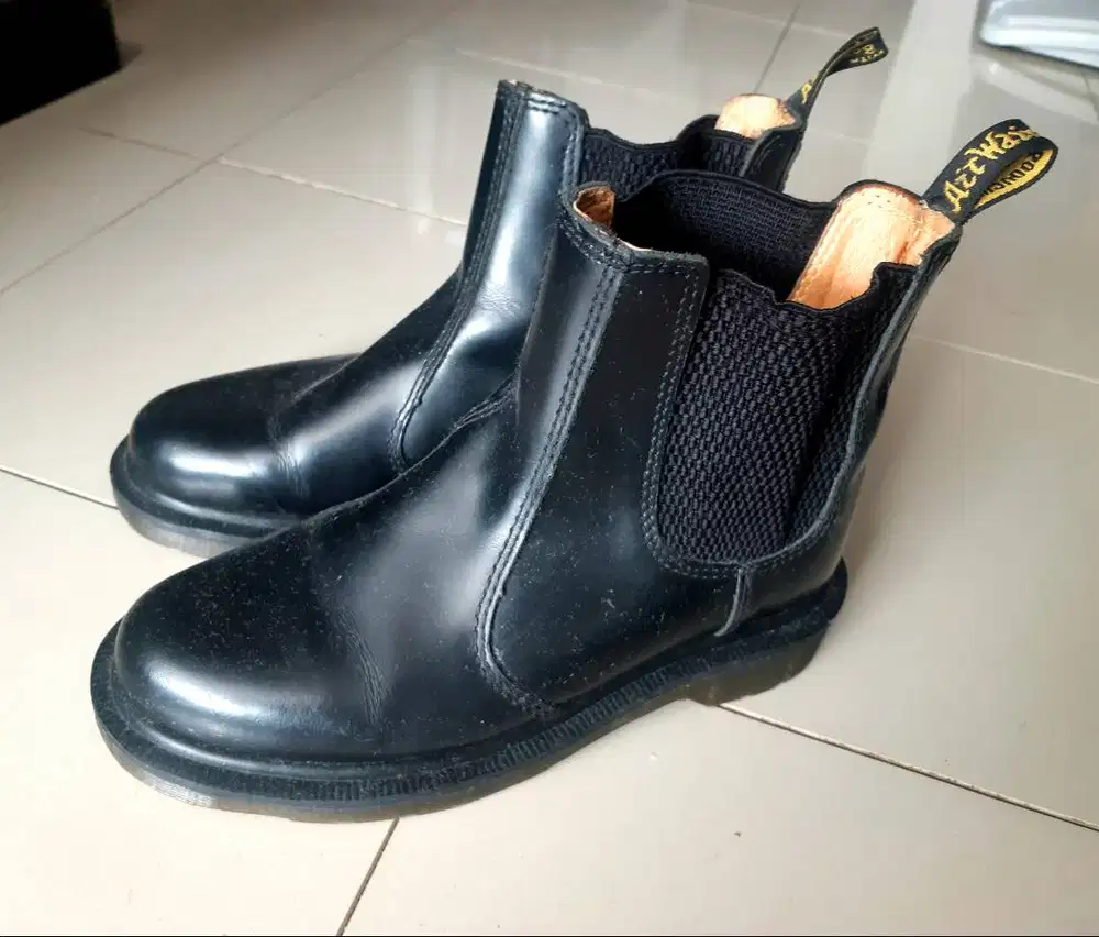 Dr Martens, Type Chelsea Boots. Original Made in England.100% ori