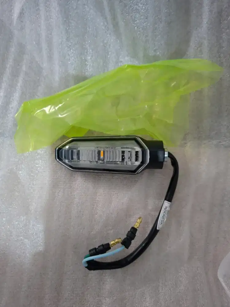 Lampu Sein Kanan Honda cb150x / cb150r original Honda AHASS