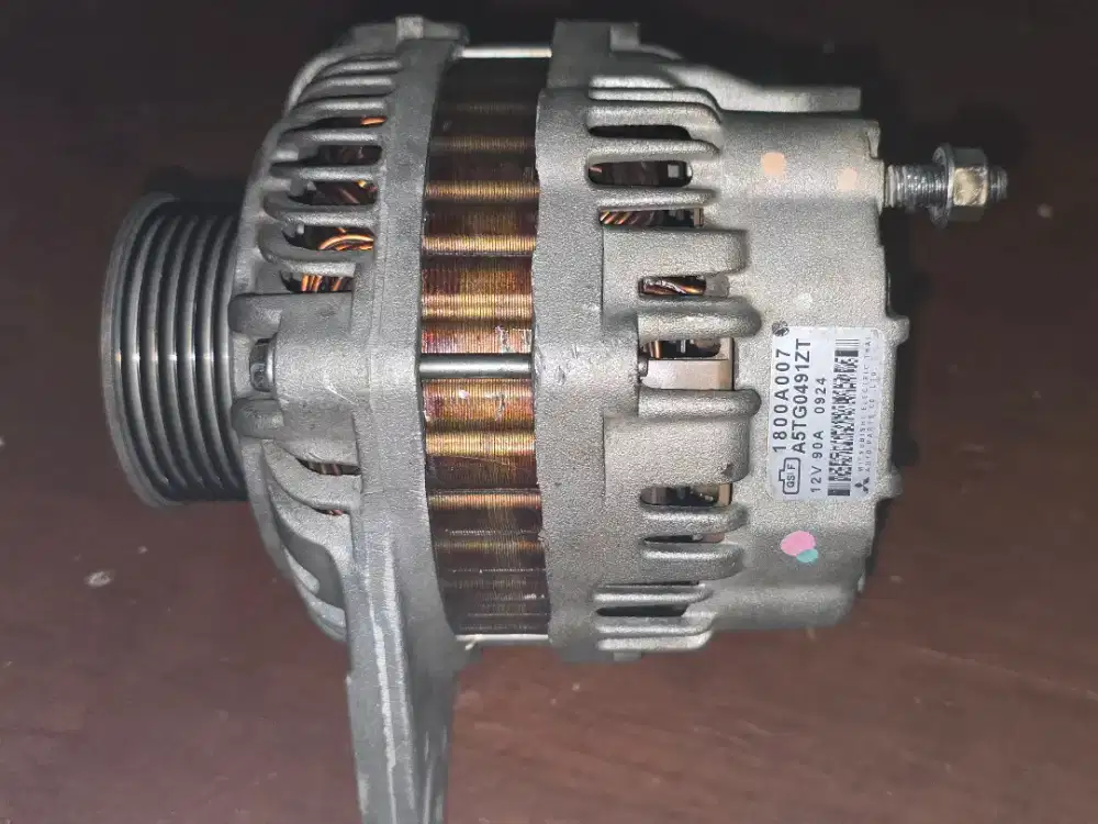 Dinamo ampere / Alternator Mitsubishi Pajero lama