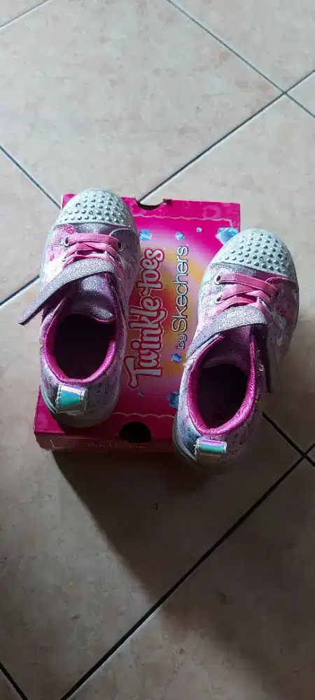 Jual sepatu anak Skechers seri Twinkle Toes ukuran 26 original