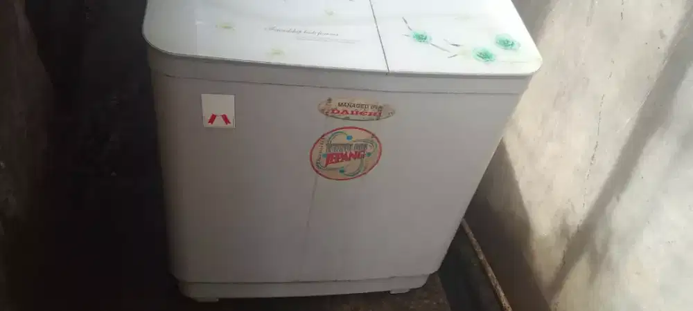 Mesin cuci daimitsu 2 tabung