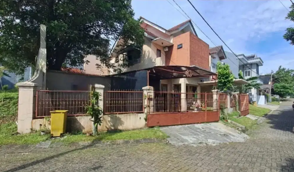 Rumah Danau Bogor Raya Lakeside