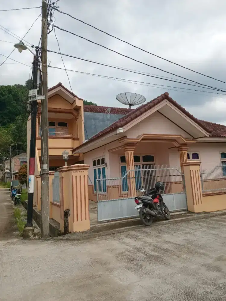 RUMAH DI JUAL DI PERUMAHAN TEBET RAYA TELUK BETUNG LAMPUNG