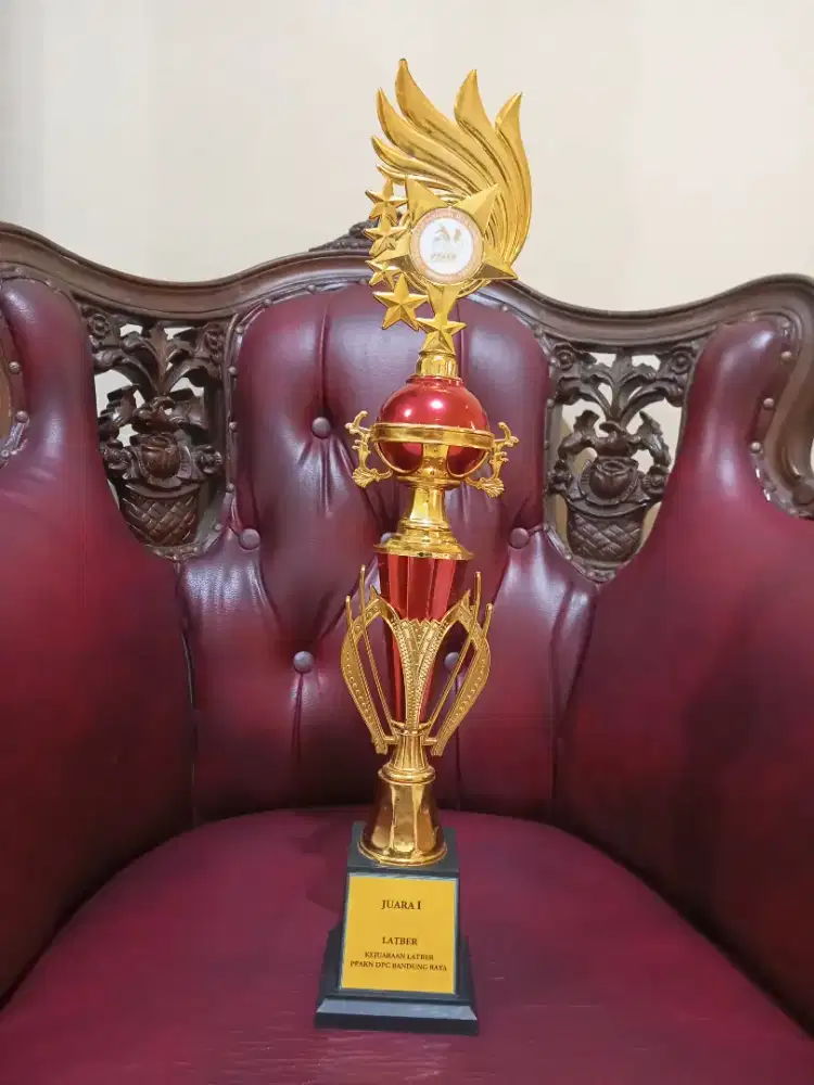 Piala Kontes Ayam Juara 1