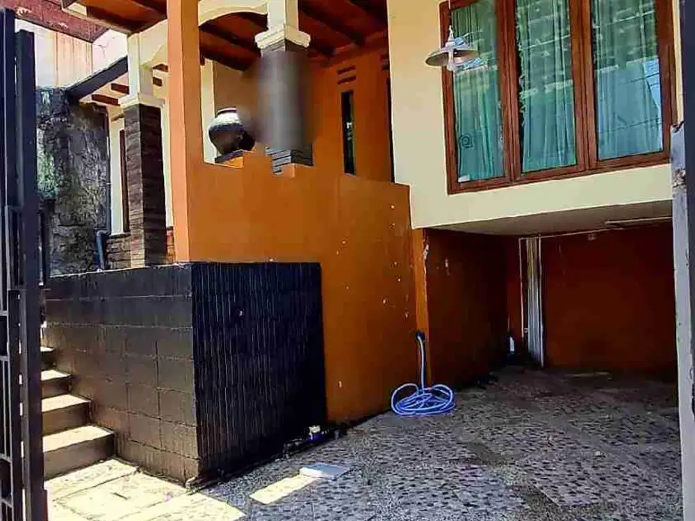 dijual rumah di Turangga buah batu