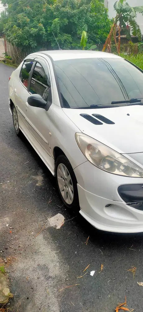 Peugeot 207 sedan 2011