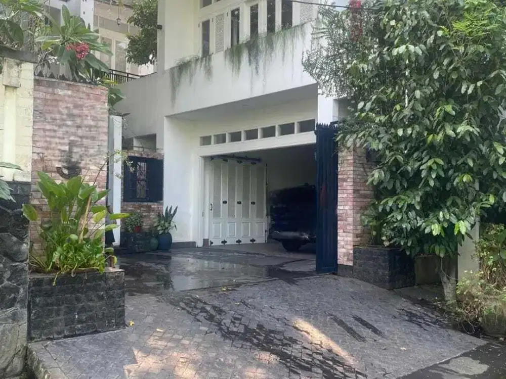 Dijual Rumah Mewah di Kemanggisan Jakarta Barat -revriz