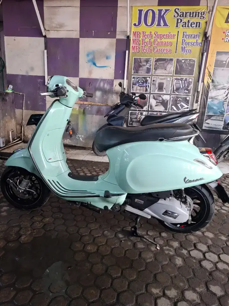 Vespa primavera hijau 2021