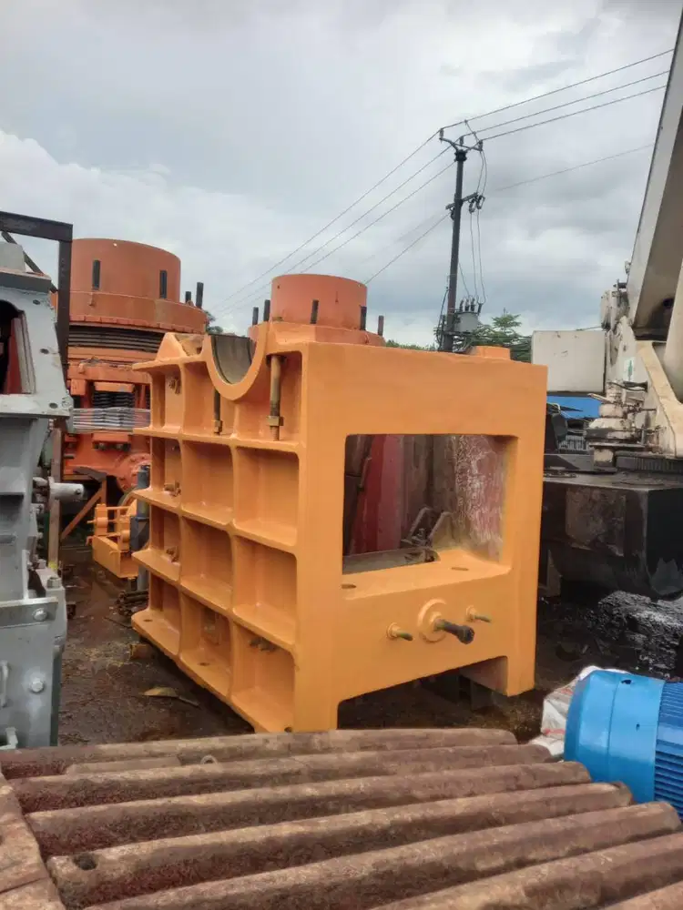 Jaw Crusher 750x1060 Stone Crusher Kap 200 - 250 TpH Rekondisi MURAH