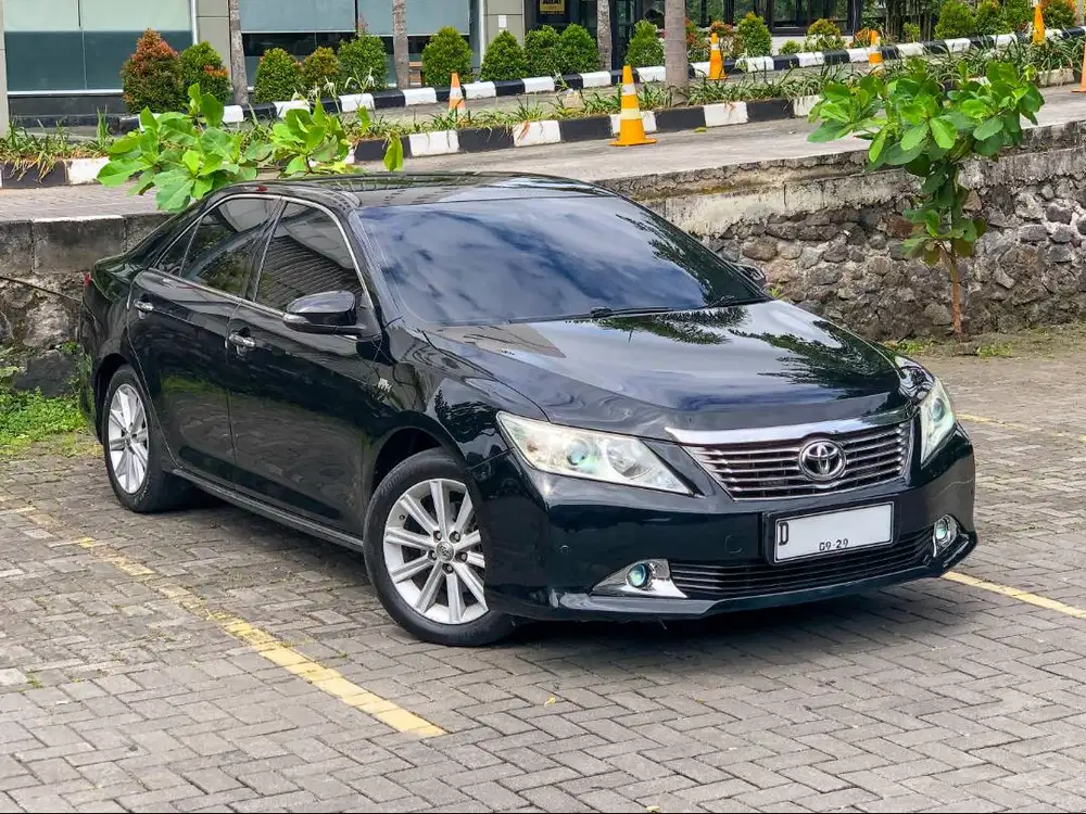 ALL NEW TOYOTA CAMRY 2.5 V A/T 2012 (BLACK)