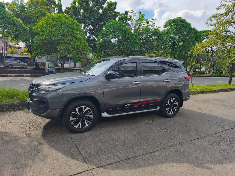 Fortuner TRD 2017 kondisi Km Rendah (Autorized Record) Tangan Pertama