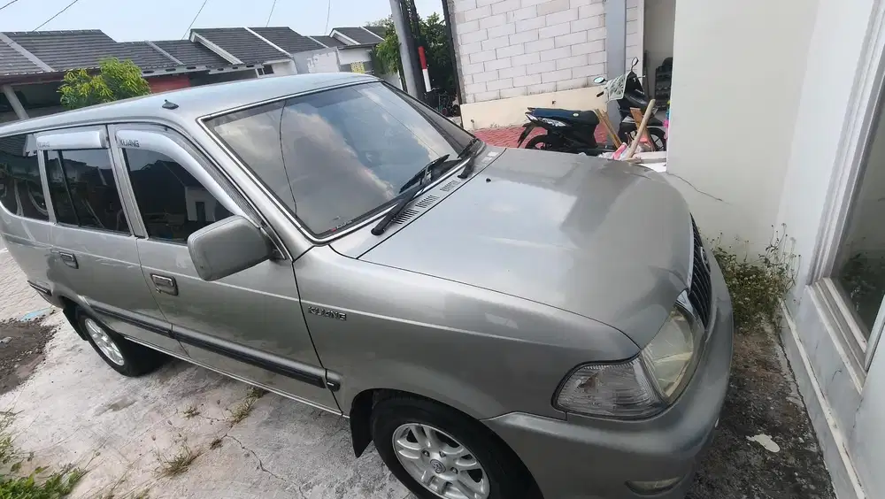 Toyota Kijang 2004 Bensin
