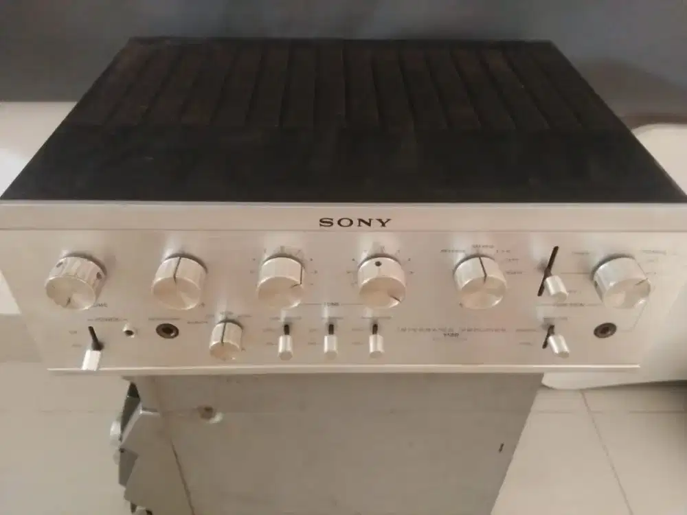 Amplifier Sony Integrated Type 1130 Solid State