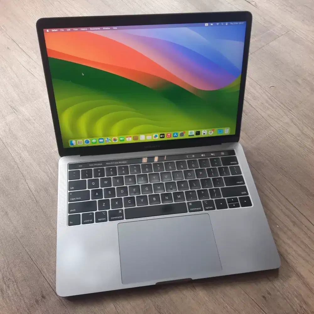 Macbook pro 2019 touchbar core i7 ram 16gb ssd 512gb mulus bisa cod